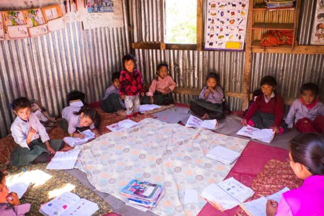 Schulkinder in Betrawati